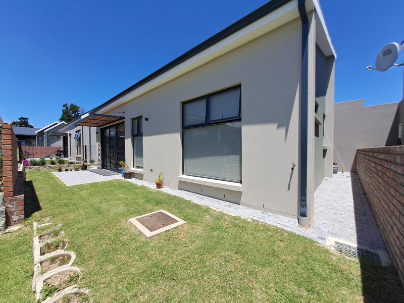 To Let 2 Bedroom Property for Rent in Kraaibosch Park Western Cape